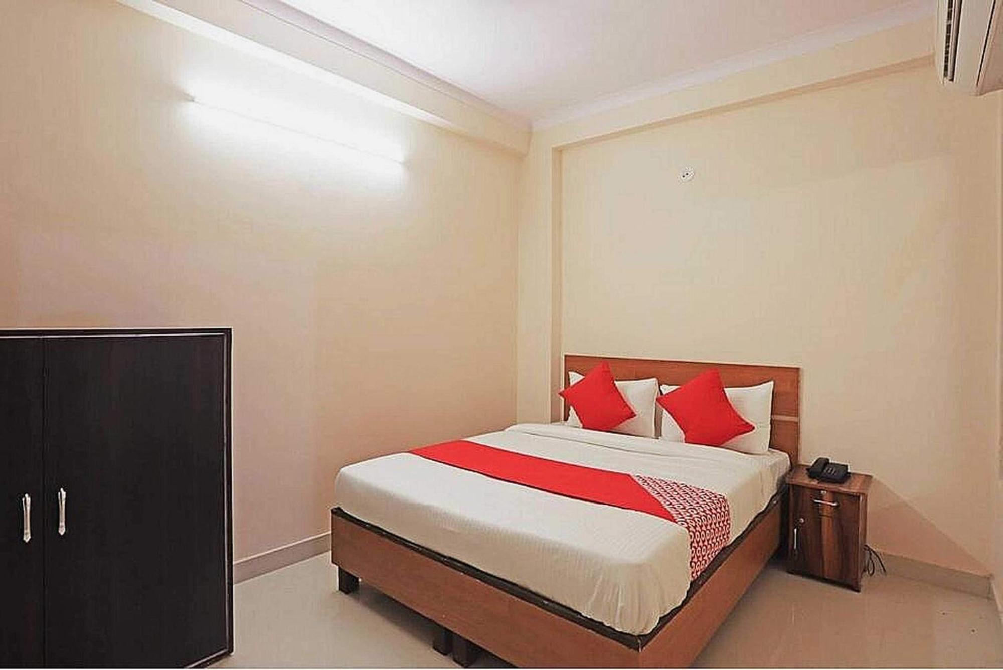 Hotel O Lal Residency Дели Экстерьер фото