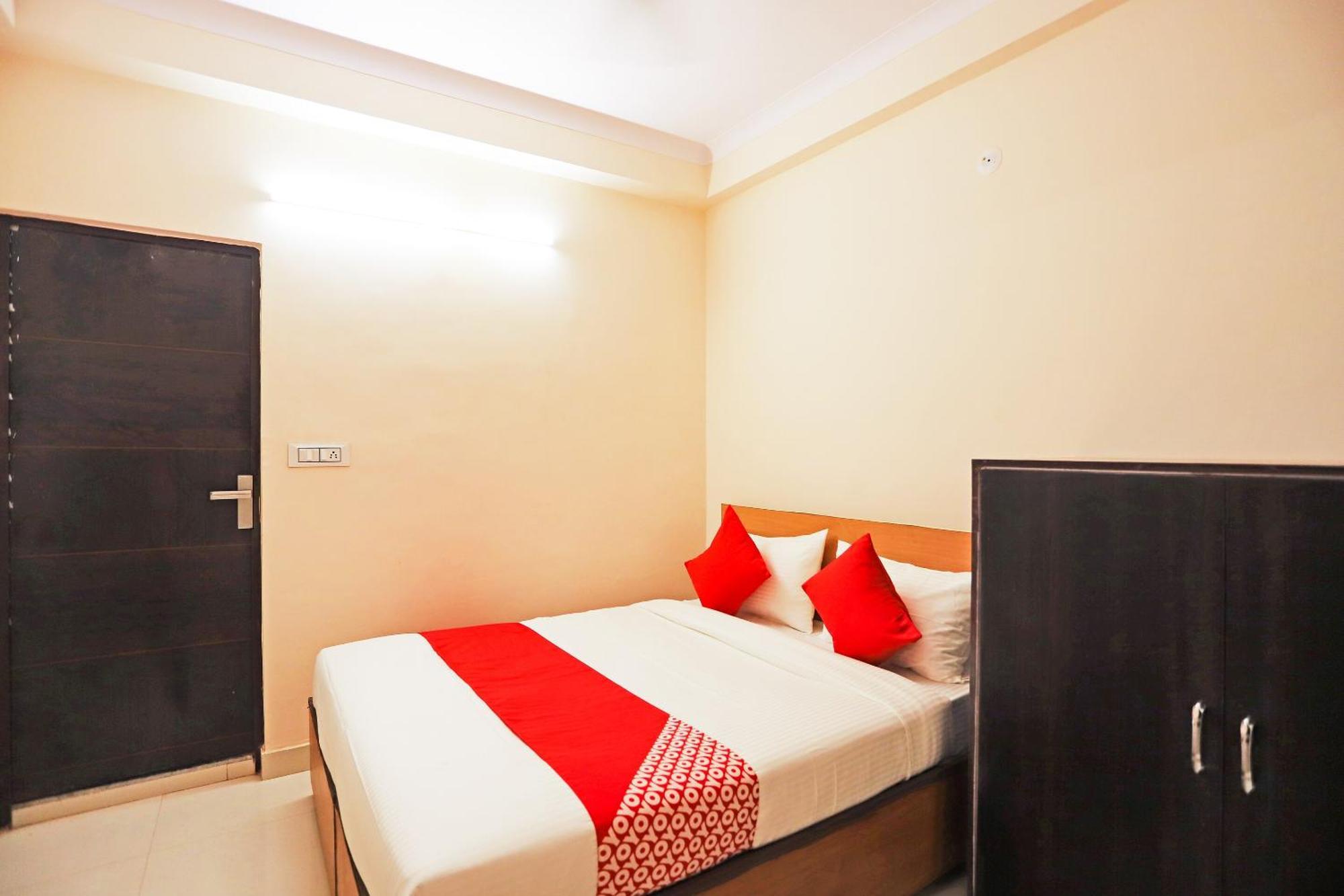 Hotel O Lal Residency Дели Экстерьер фото